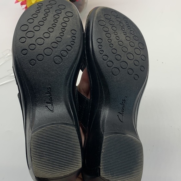 Clark’s Black Leather slip on sandals 2” heel. BSN0878F - Picture 9 of 9